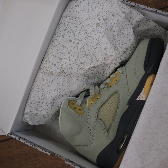 Jordan 5 Retro Jade Horizon (GS) - Picture 1 of 3